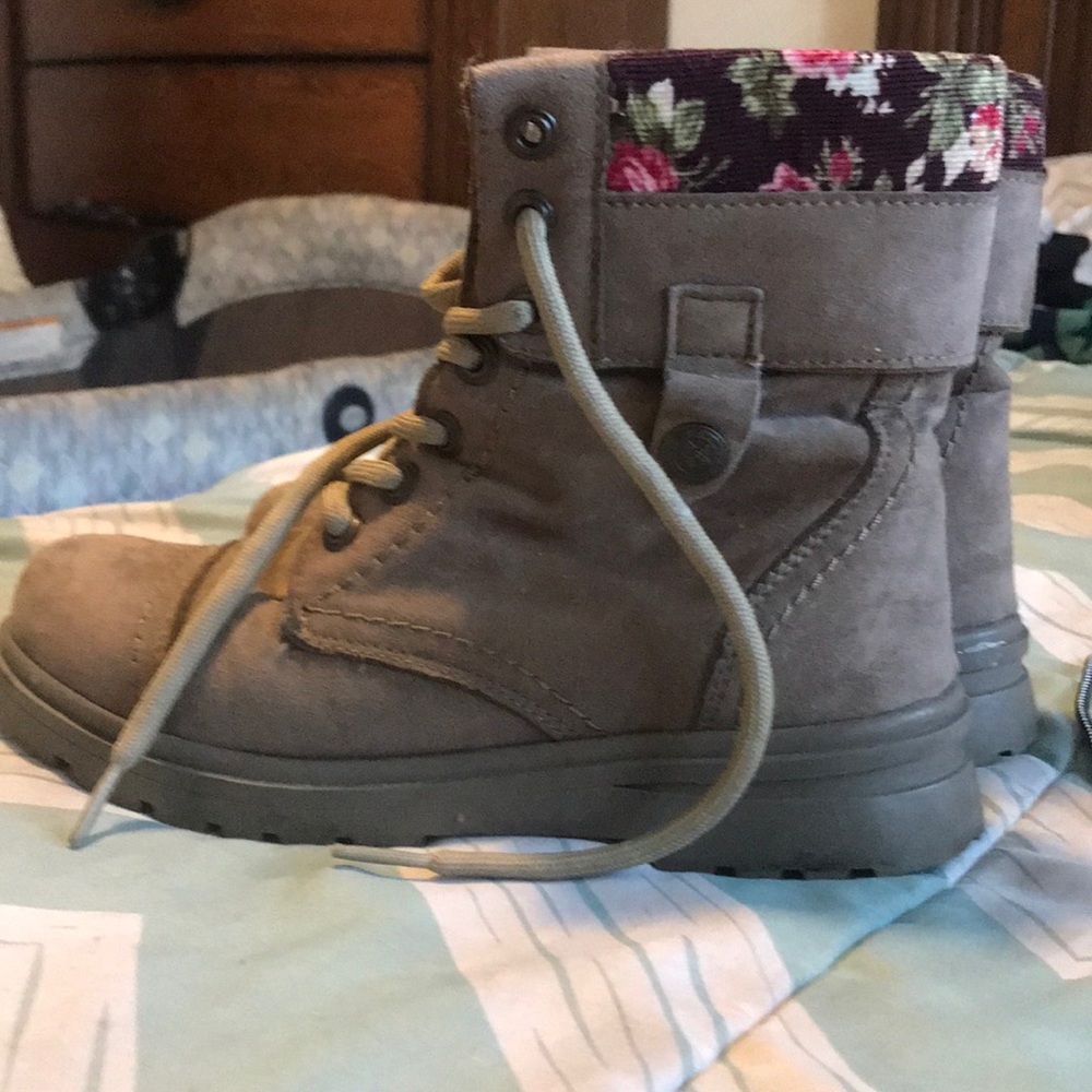 Women’s boots
